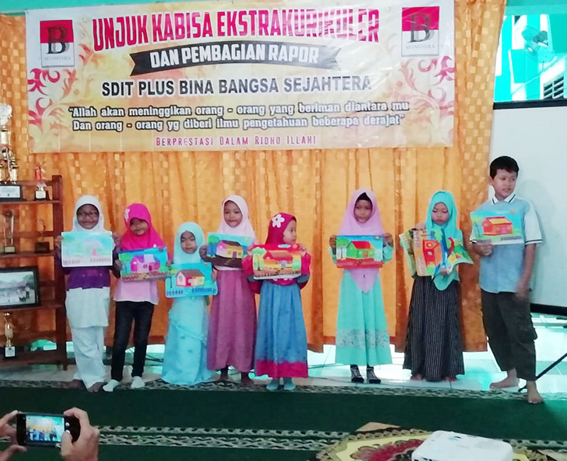 lomba-melukis